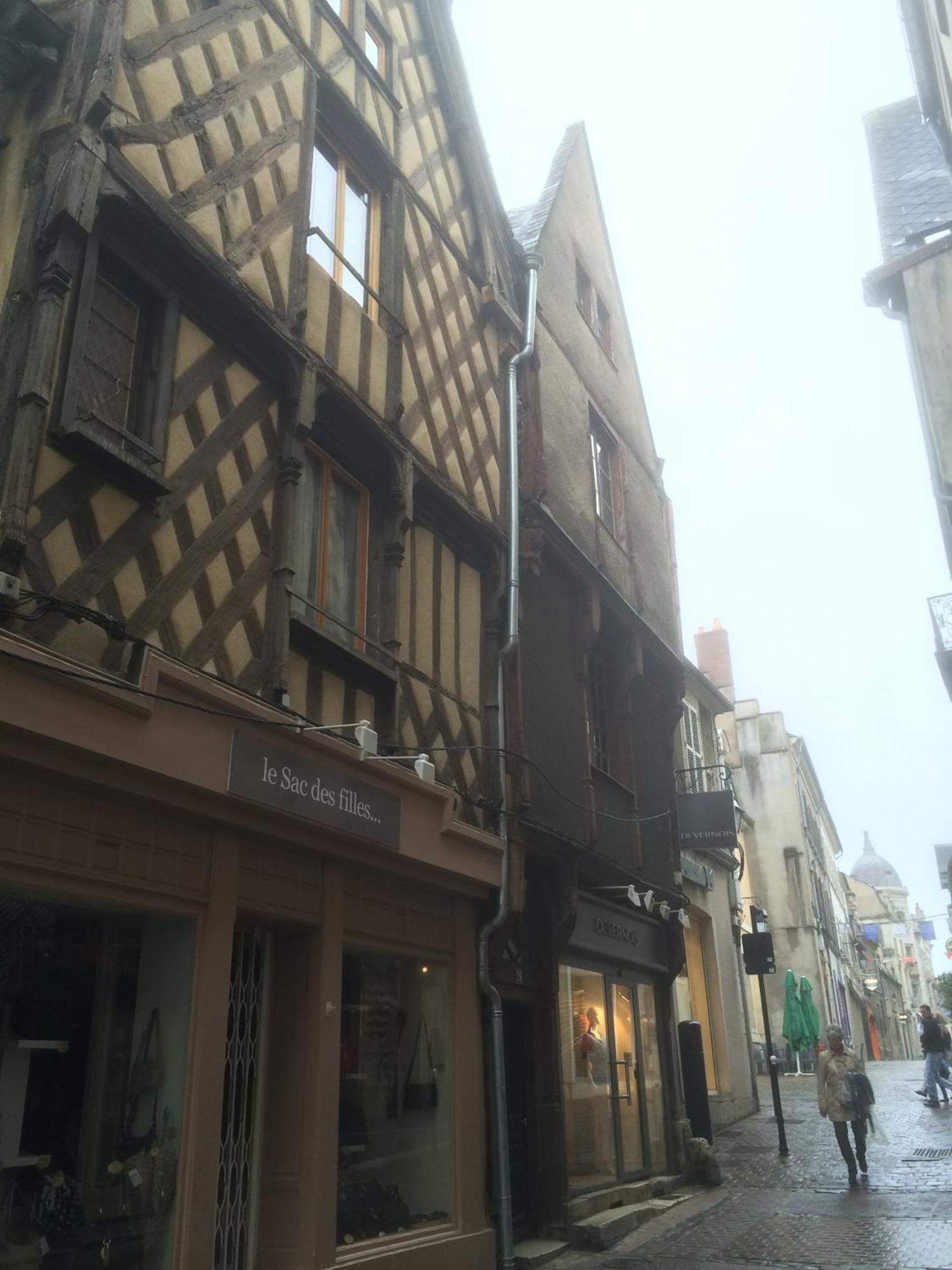 L'Appartement De La Maison Du Theatre Saint Bonnet Bourges Værelse billede