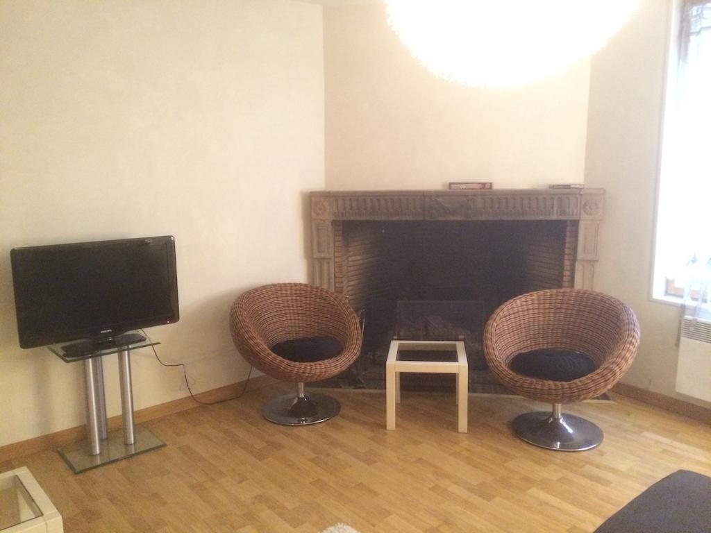 L'Appartement De La Maison Du Theatre Saint Bonnet Bourges Værelse billede